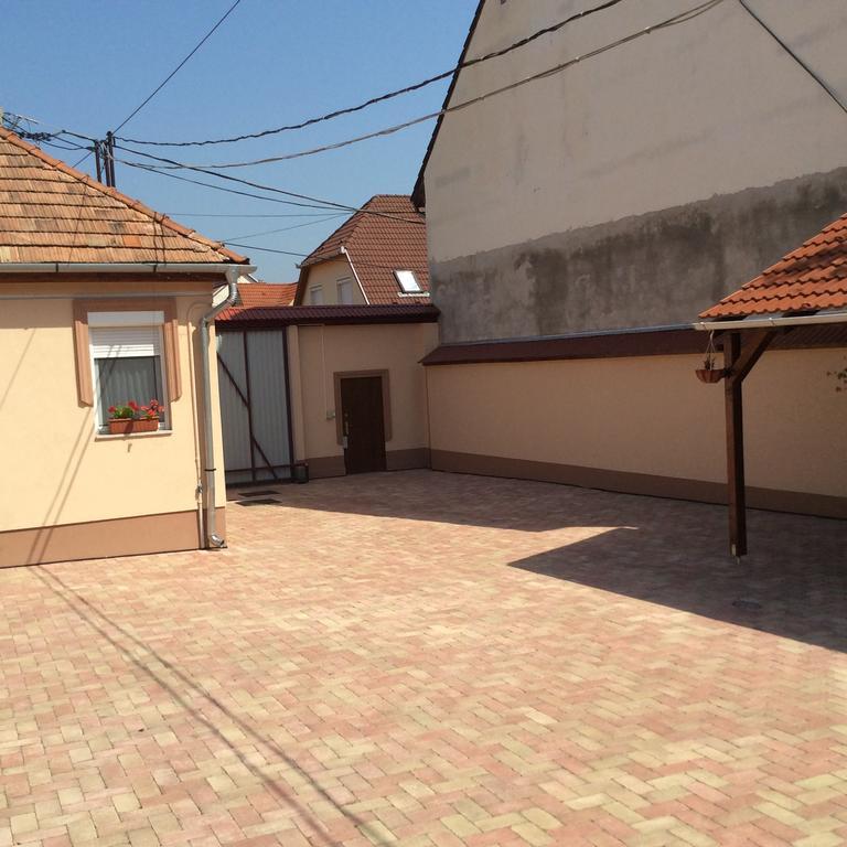 A Bastya Arnyeka Apartment Eger Exterior photo